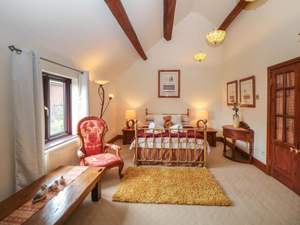 The Haybarn Villa Lichfield Buitenkant foto
